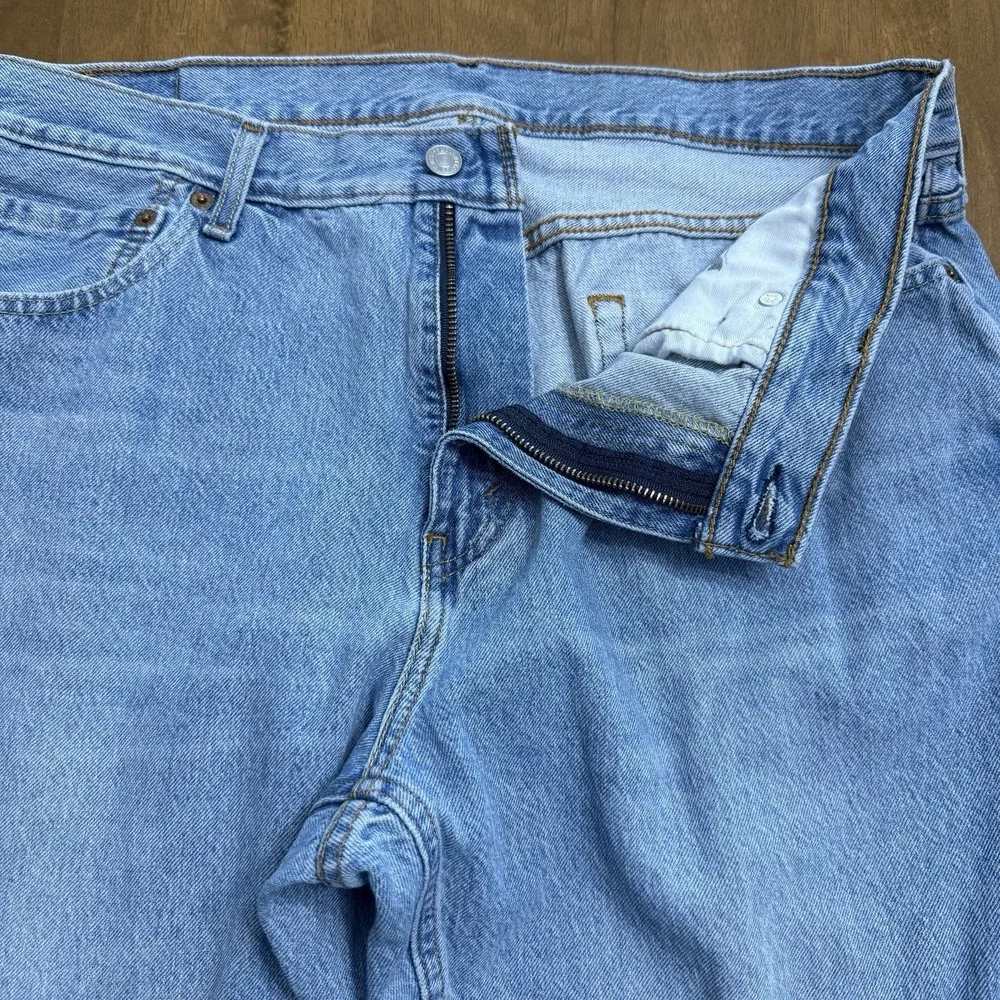 Levi's 541 jeans men's 36x32 light wash blue relaxed western cowboy Levi Strauss